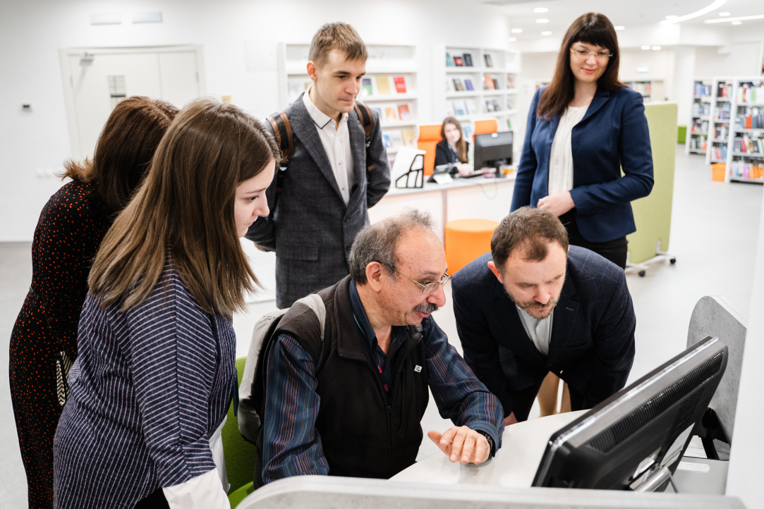 1C founder and director Boris Nuraliev at HSE Library on Pokrovsky Boulevard